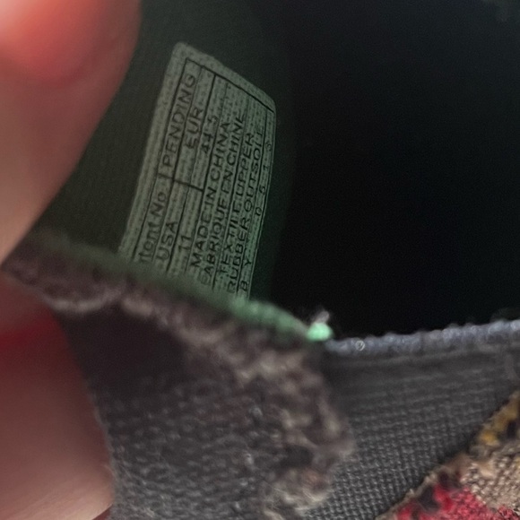 Sanuk shoe - Picture 3 of 4